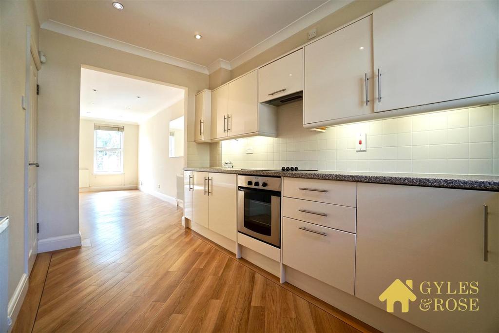 SouthendOnSea 2 bed semidetached house £450,000