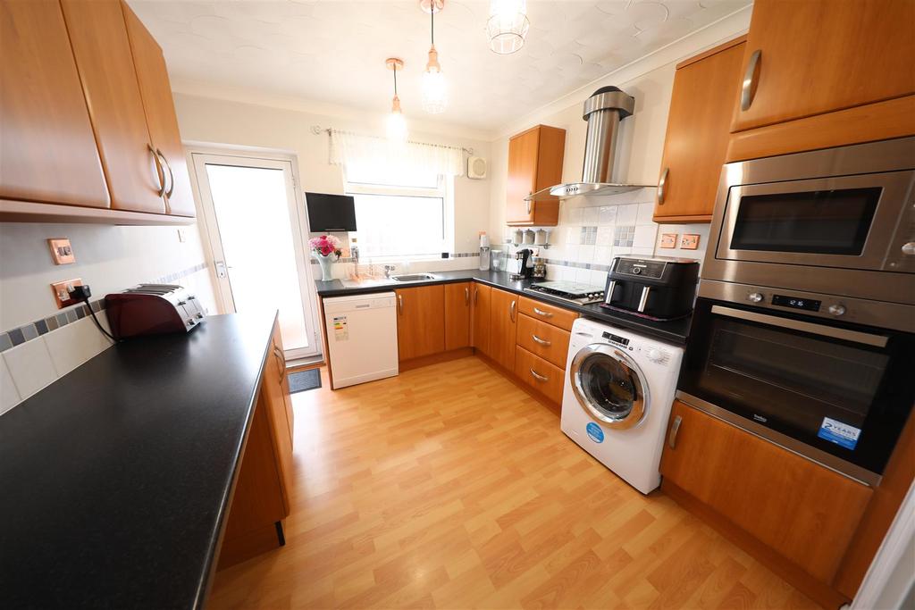 Kelsey Drive, Keyingham, Hull 3 bed semidetached house for sale £215,000