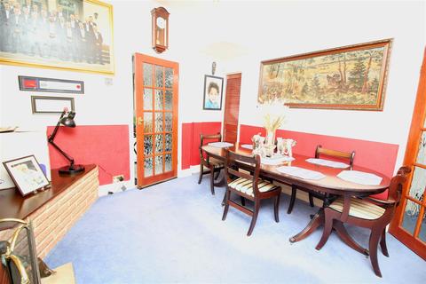 145 Brookscroft Road, London, E17 4JP