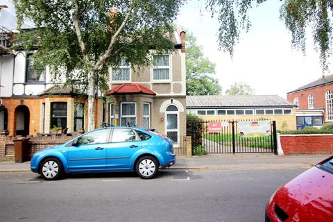 145 Brookscroft Road, London, E17 4JP