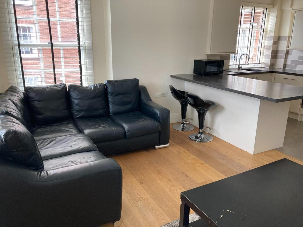 Dunraven House, Westgate Street, Cardiff 2 bed apartment £1,500 pcm