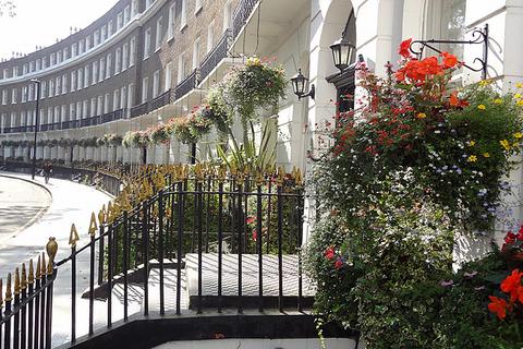 Studio to rent, Cartwright Gardens, Bloomsbury, London, WC1H