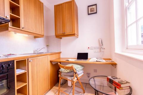 Studio to rent, North Gower Street, Euston, London, NW1
