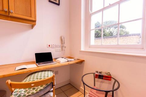 Studio to rent, North Gower Street, Euston, London, NW1