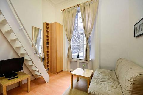 Studio to rent, Claverton Street, Pimlico, London, SW1V