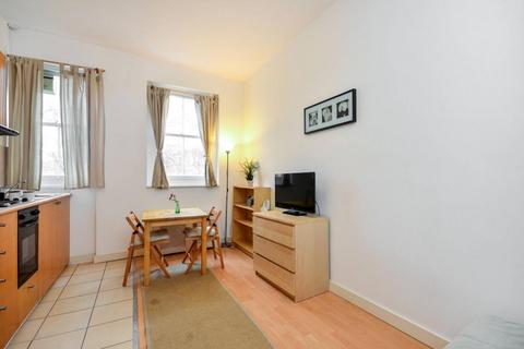 Studio to rent, Penywern Road, Earls Court, London SW5
