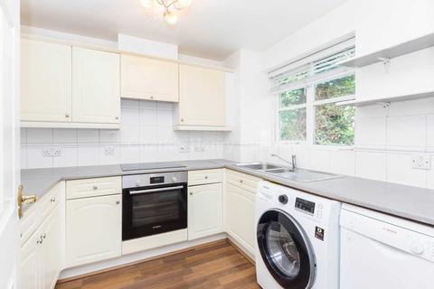 2 bedroom apartment to rent - Pickard Close, Southgate, N14