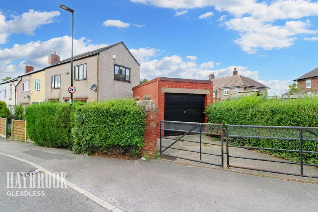 Hurlfield Road, Sheffield 2 bed end of terrace house £130,000