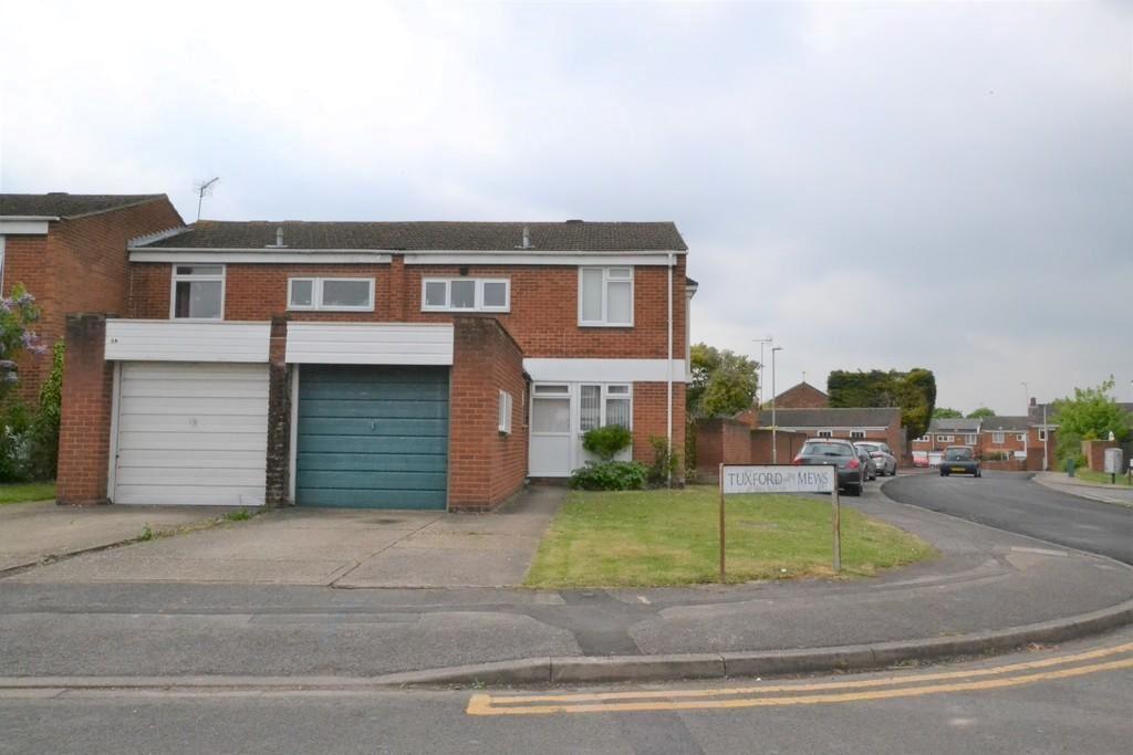 19 Tuxford Mews, Reading, Berkshire... 3 bed semidetached house £245,500