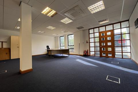 Office to rent, Unit 3 Somerville Court, Adderbury, Banbury, OX17 3SN