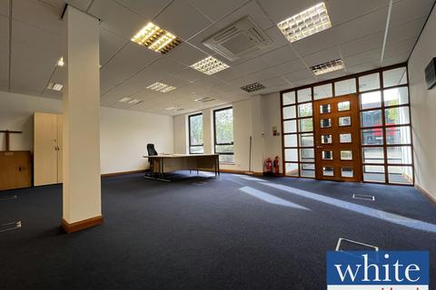 Office to rent, Unit 3 Somerville Court, Adderbury, Banbury, OX17 3SN