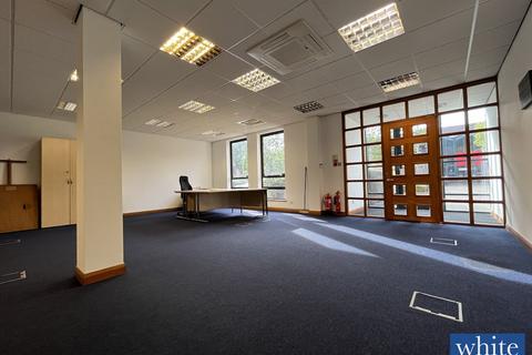 Office to rent, Unit 3 Somerville Court, Adderbury, Banbury, OX17 3SN