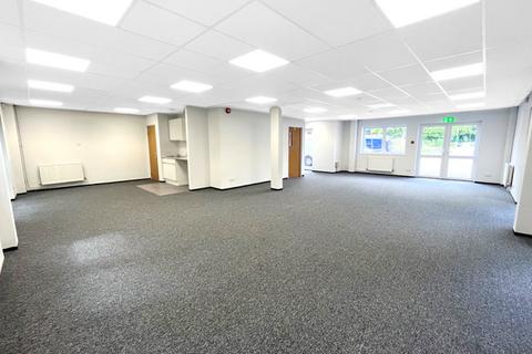 Office to rent - 12-14 Roundway House, Cromwell Park, Chipping Norton, OX7 5SR