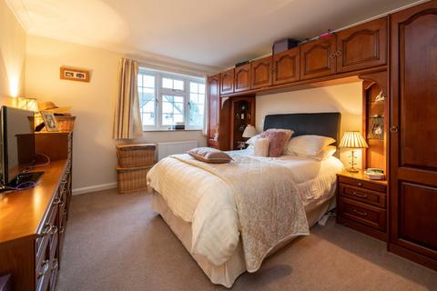 1 Manor Drive, St Albans, AL2 3DH