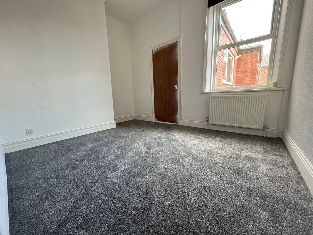 Brinkburn Street, Wallsend, Tyne and Wear, NE28 0JJ 3 bed flat £450