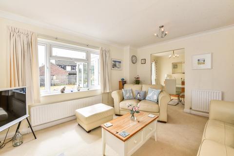 21 Chalcraft Close, Liphook, GU30 7PW