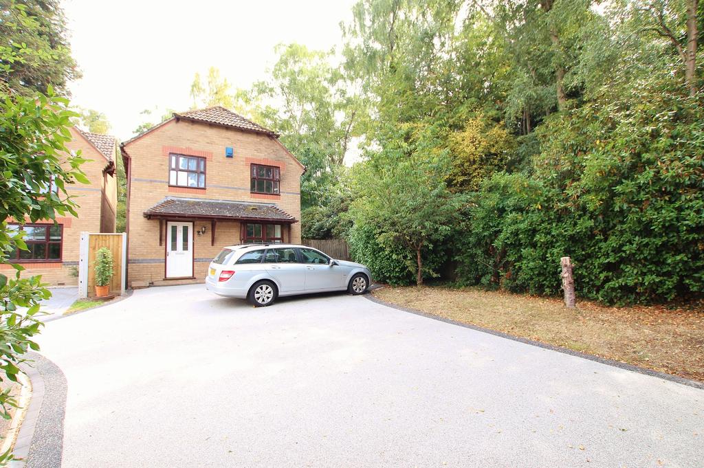 Moorland Close, Dibden Purlieu 4 bed detached house £490,000