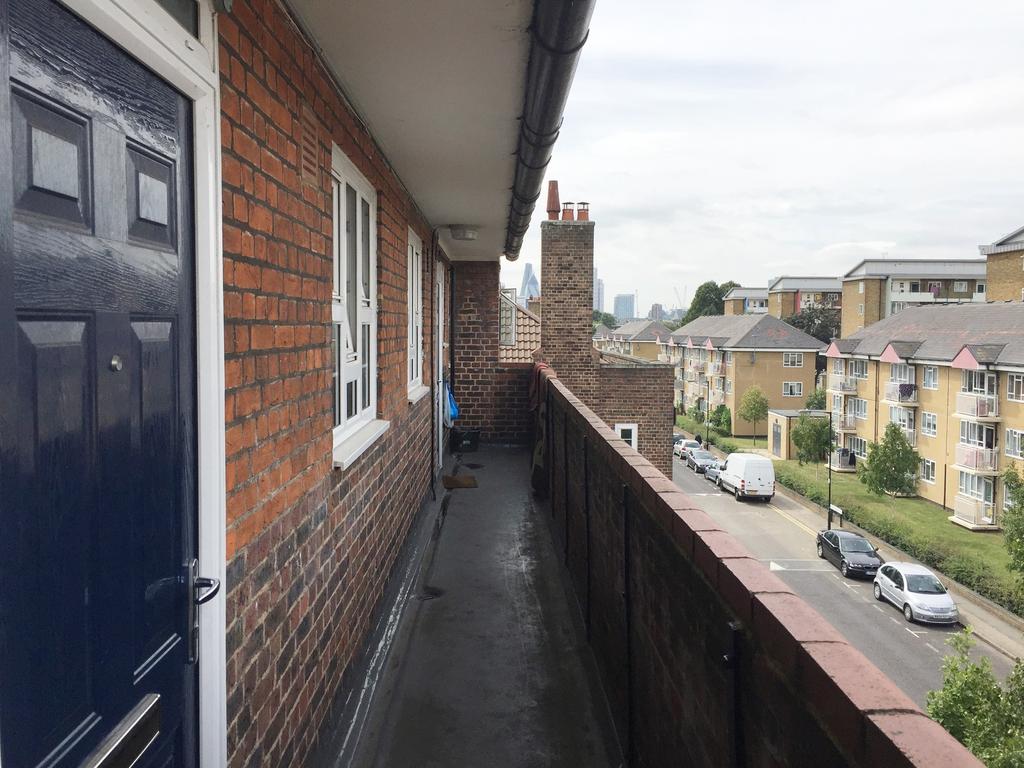 Arabian House, Ernest Street, Stepney... 3 bed flat £2,000 pcm (£462 pw)