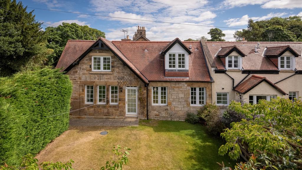 Smiddy Court, Pencaitland EH34 3 bed terraced house for sale £320,000