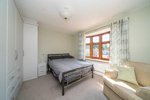 83a Adeyfield Road, Hemel Hempstead, HP2 5EB