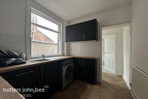 3 bedroom terraced house to rent, Ford Lane, Crewe