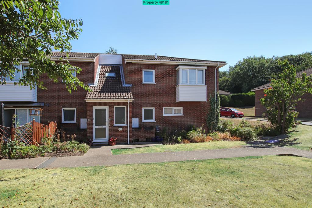 Russell Square, Longfield, DA3 7RY 2 bed flat for sale £275,000