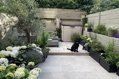 9 Cardinals Way, London, N19 3UZ