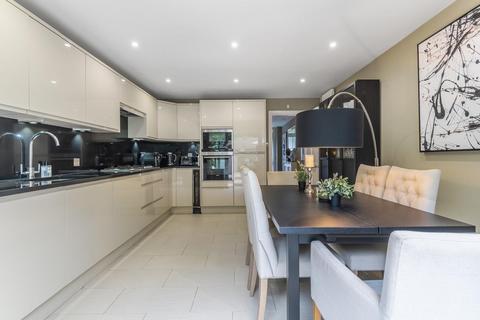9 Cardinals Way, London, N19 3UZ