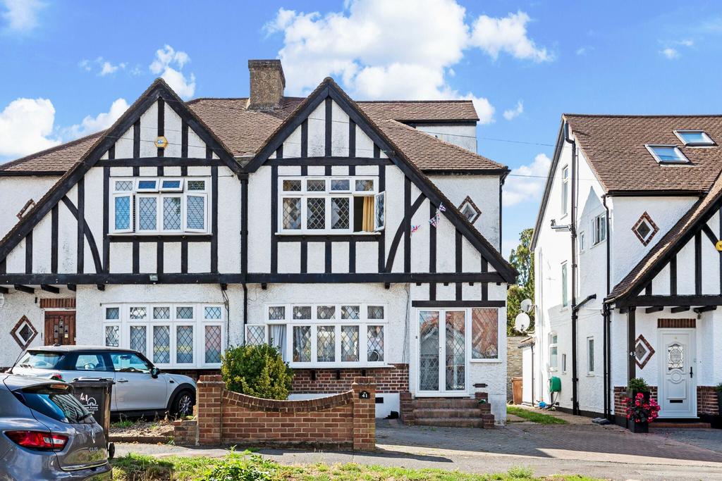 College Gardens, Chingford, E4 4 bed semidetached house for sale £