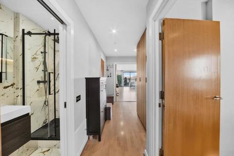 3 bedroom flat to rent, Ocean Wharf, 60 Westferry Road, London