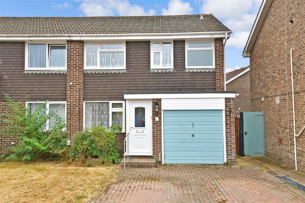 Elder Road, Havant, Hampshire 3 bed semidetached house for sale £295,000