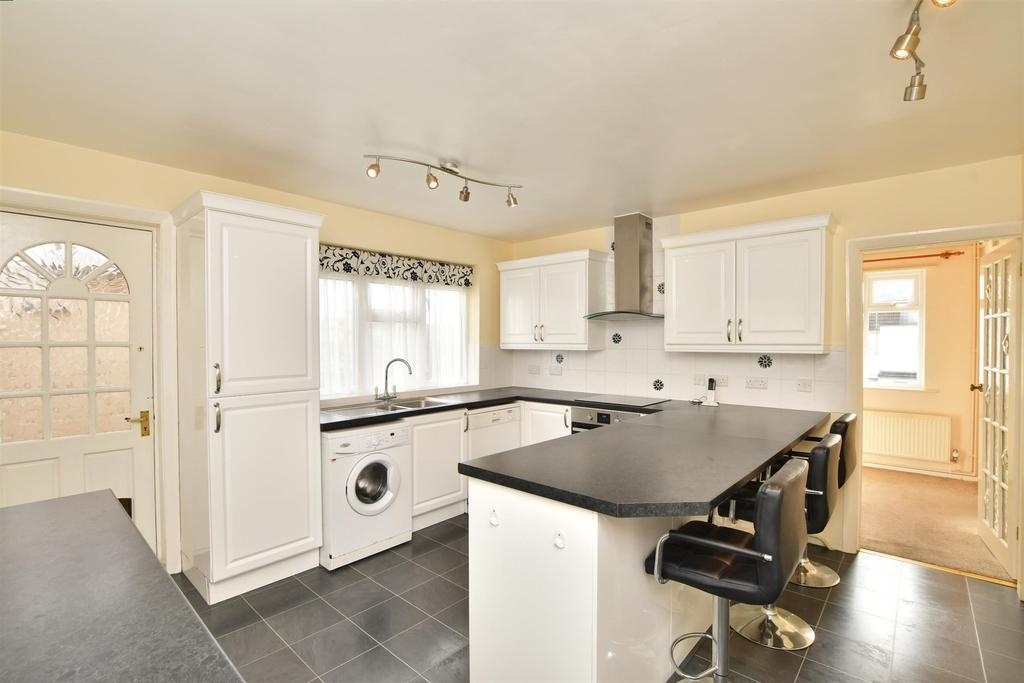 Kitchen/ Breakfast Room