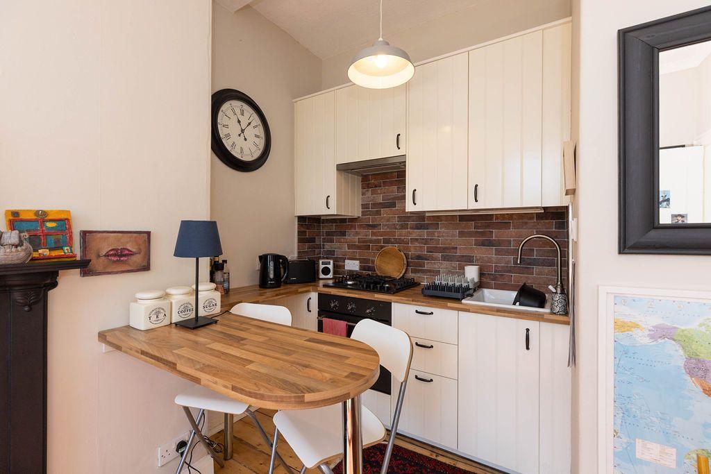 30/5 Bath Street, Portobello... 2 bed flat £220,000