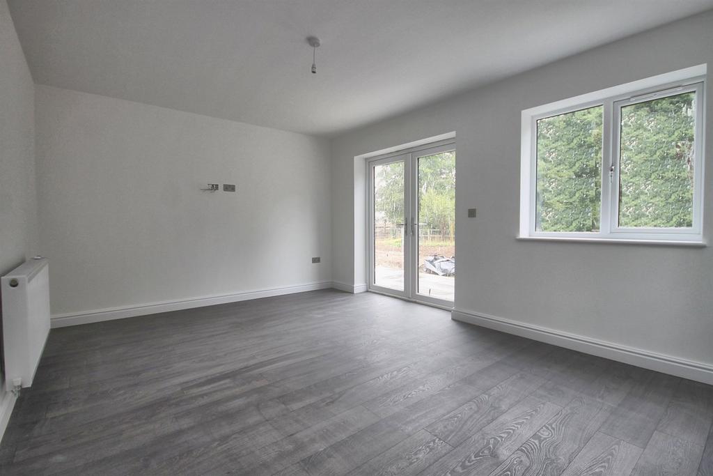 Hiverley Park, Chelford Road, Twemlow 2 bed house £266,000