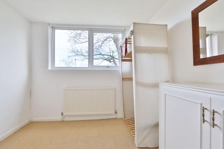 3 33 leathwaite road