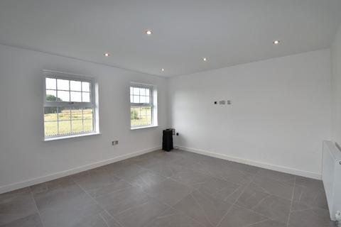 2 bedroom flat to rent, Vickerman Close, Tranby Park, Anlaby, HU10