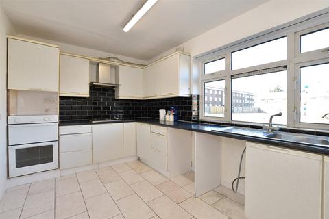 3 bedroom ground floor flat for sale, Hatfield Close, Ilford, Essex