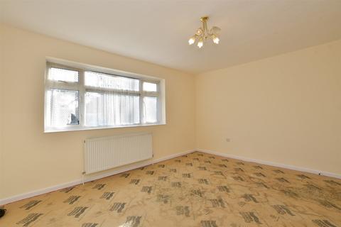 3 bedroom ground floor flat for sale, Hatfield Close, Ilford, Essex