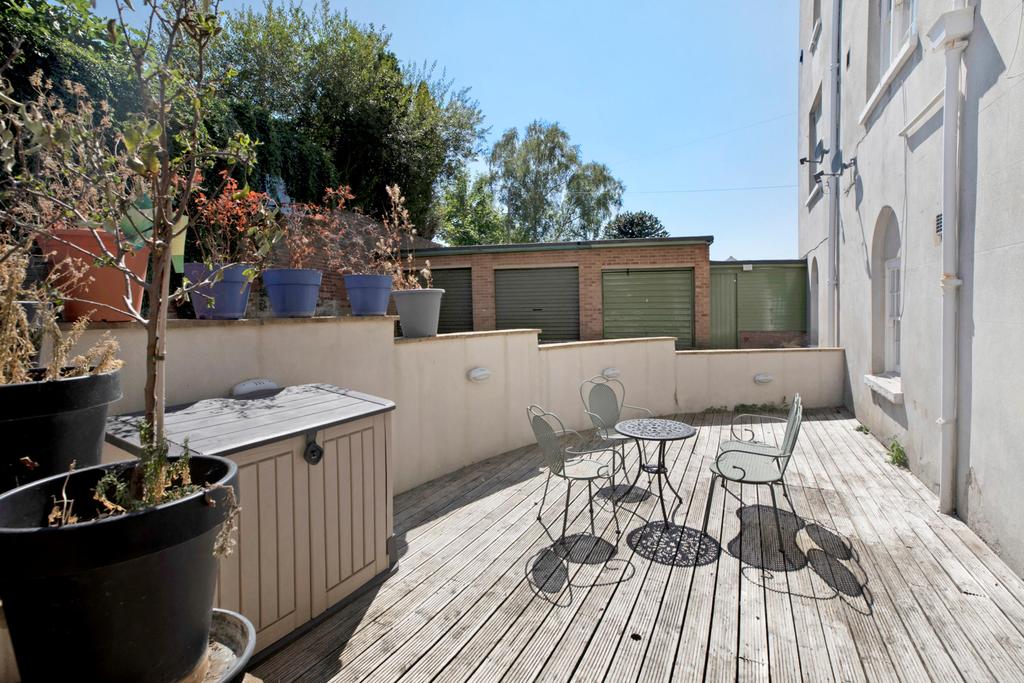 The Quadrant, Exeter, Devon, EX2 6 bed semidetached house £895,000