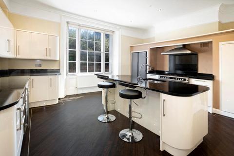 2 The Quadrant, Exeter, EX2 4LE