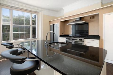 2 The Quadrant, Exeter, EX2 4LE