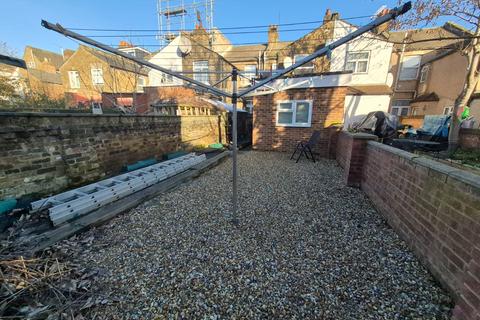 1 bedroom flat to rent, Truro road, Wood green, N22