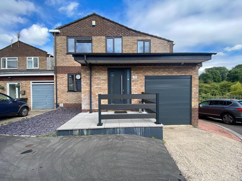 Yeomanside Close, Bristol, BS14 4 bed detached house £430,000