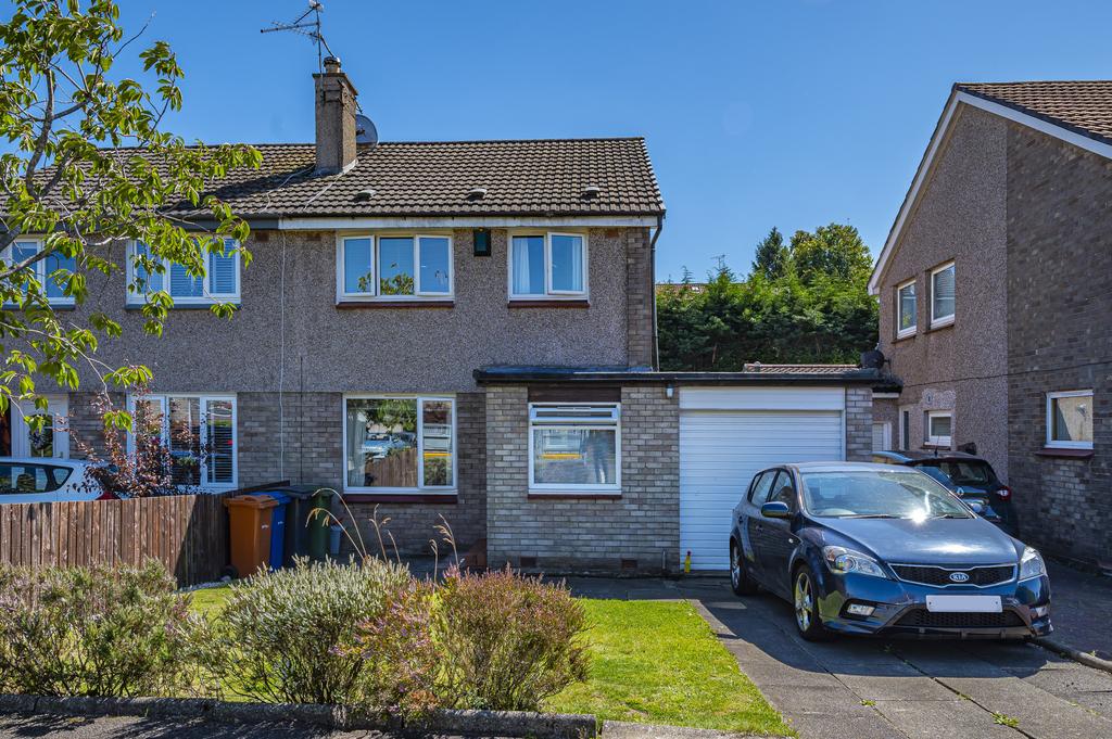 121 Muirside Avenue, Kirkintilloch... 3 bed semidetached villa £215,000