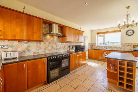 5 Batley Road, Tingley, Wakefield, WF3 1DT
