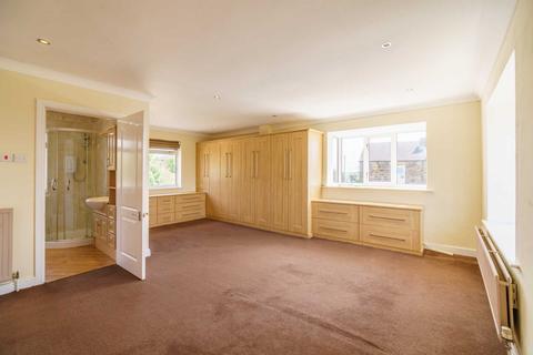 5 Batley Road, Tingley, Wakefield, WF3 1DT