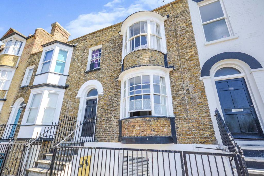 Grosvenor Place, Margate 2 bed flat £195,000