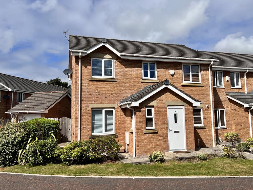 Burnham Place, Lytham St. Annes, FY8 3 Bed Semi-detached House - £315,000