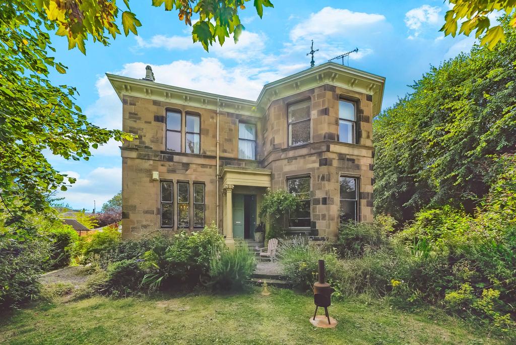 Leslie Road, Pollokshields, Glasgow, G41 5RQ 3 bed flat for sale £399,000