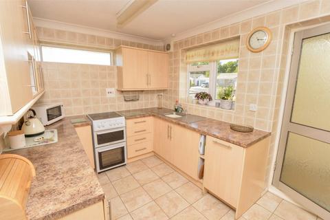 6 Arnold Road, West Moors, Ferndown, BH22 0JX